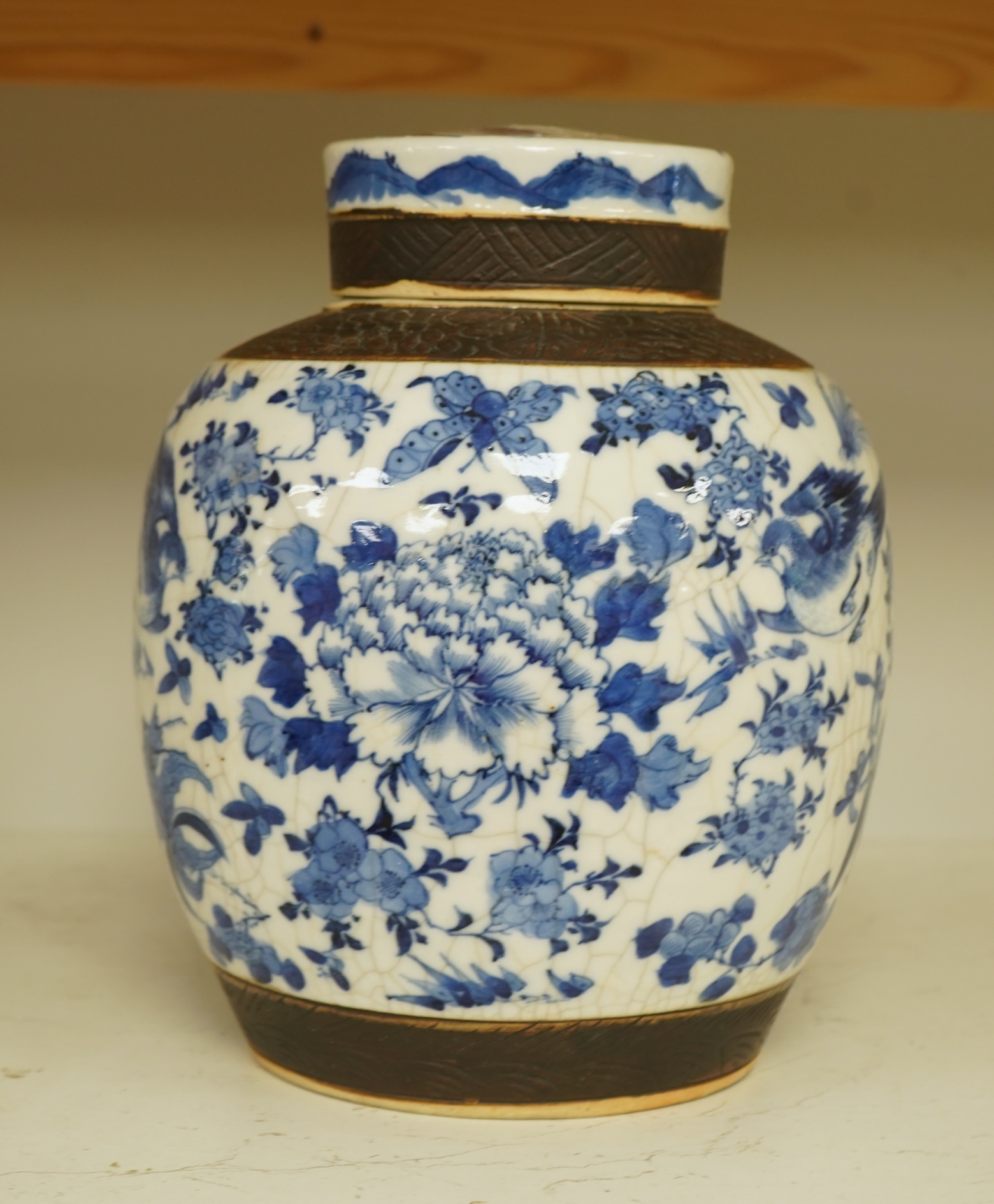 A Chinese blue and white crackle glaze ginger jar and cover, 26cm high